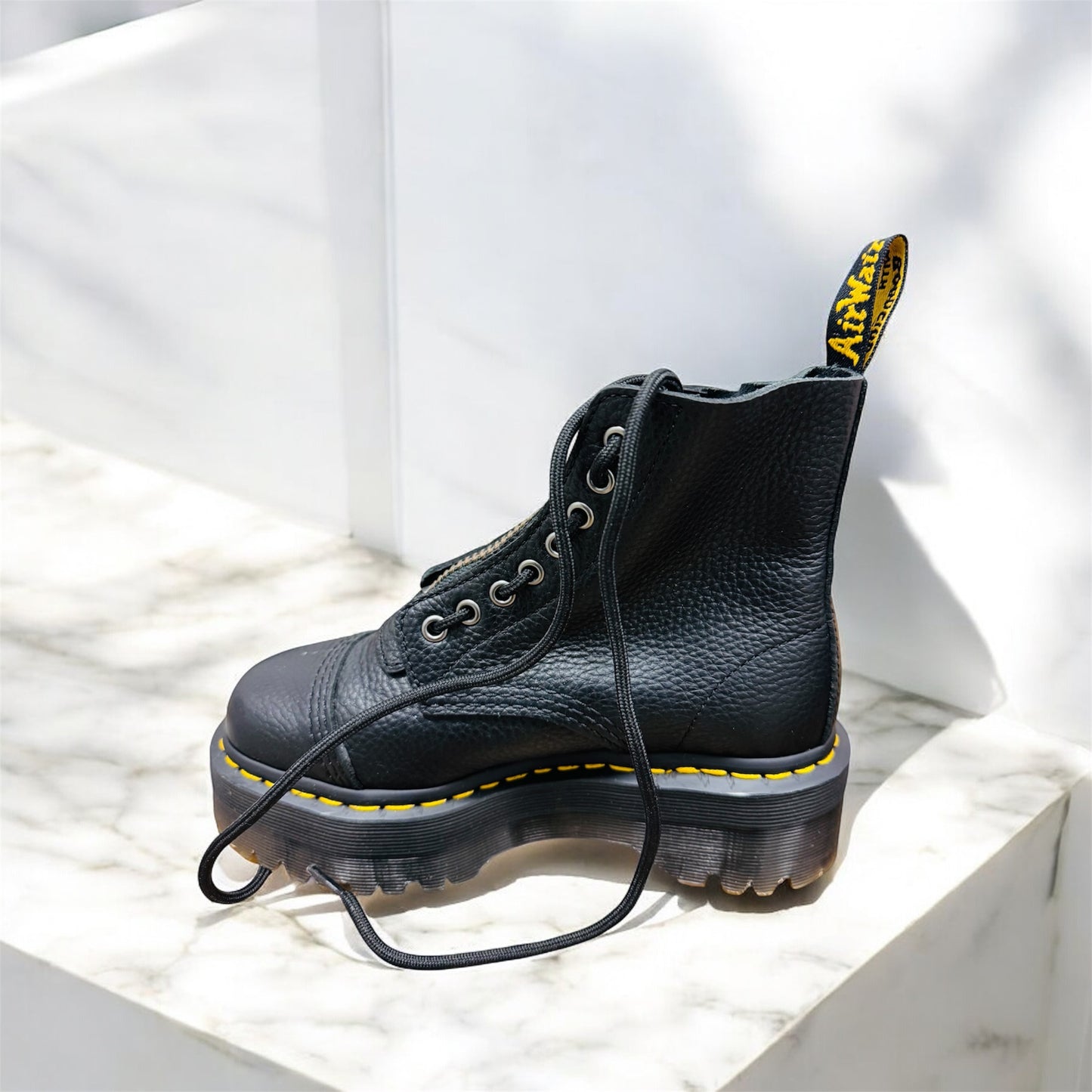 Dr.martens SINCLAIR MILLED NAPPA Damenschuhe Schwarz Herstellernummer: LOOt992Z ( Letzte Stück )