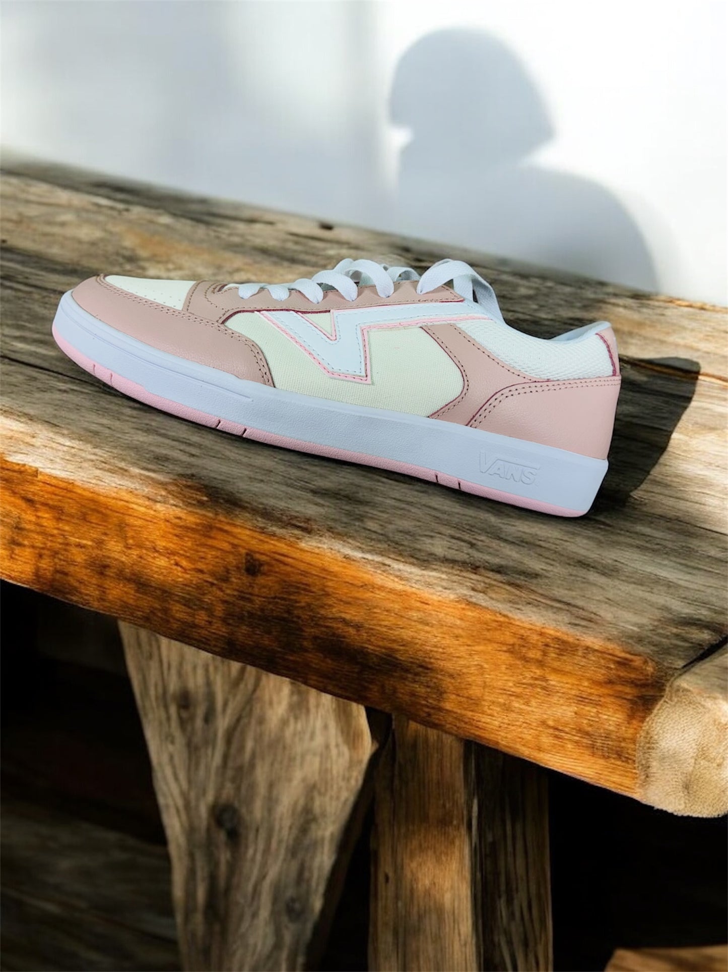 Vans Lowland CC Damen Sneakers in Rose/Creme Herstellernummer: VN000BWBBQL1 ( Letzte Stück )