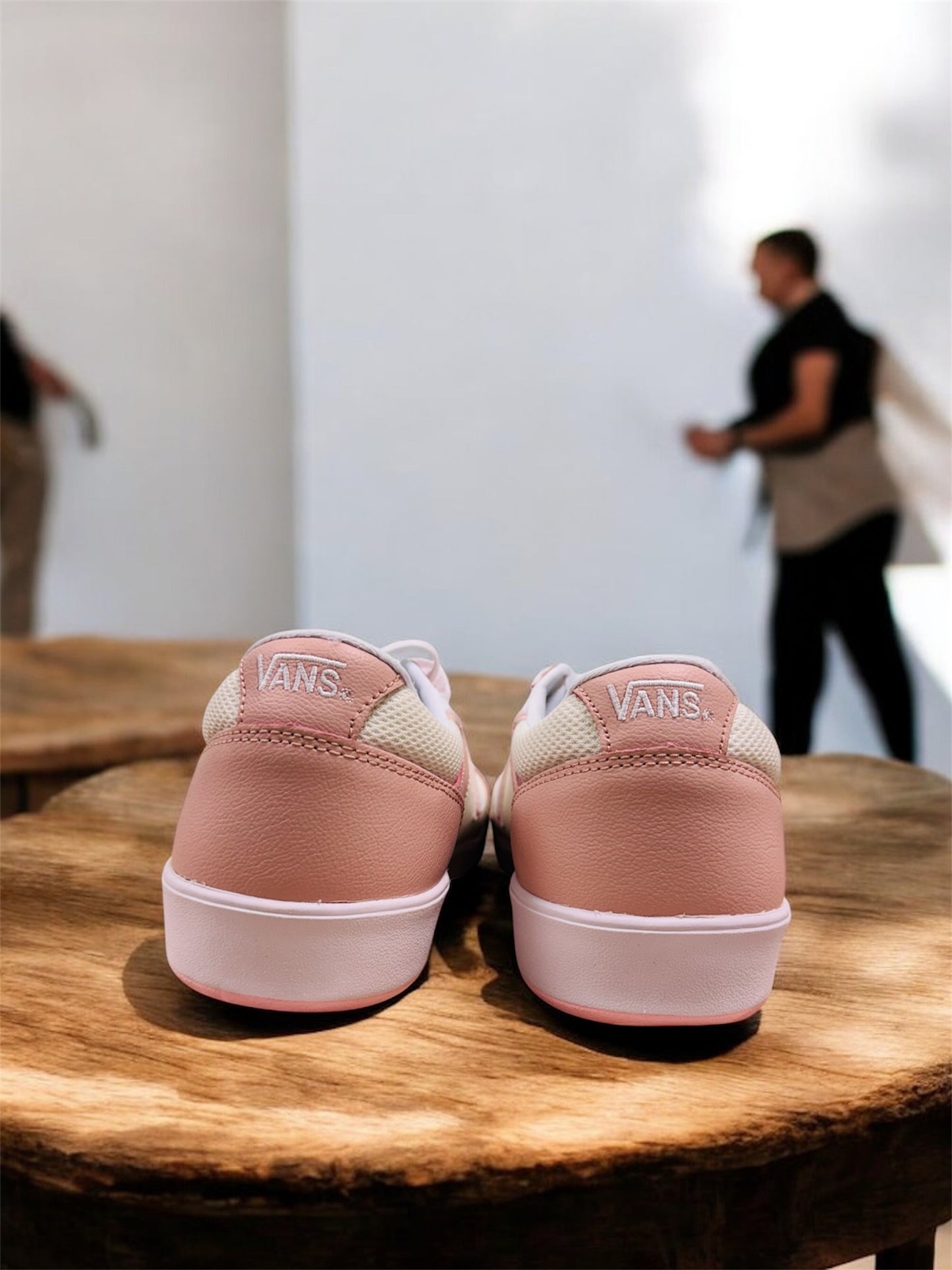 Vans Lowland CC Damen Sneakers in Rose/Creme Herstellernummer: VN000BWBBQL1 ( Letzte Stück )