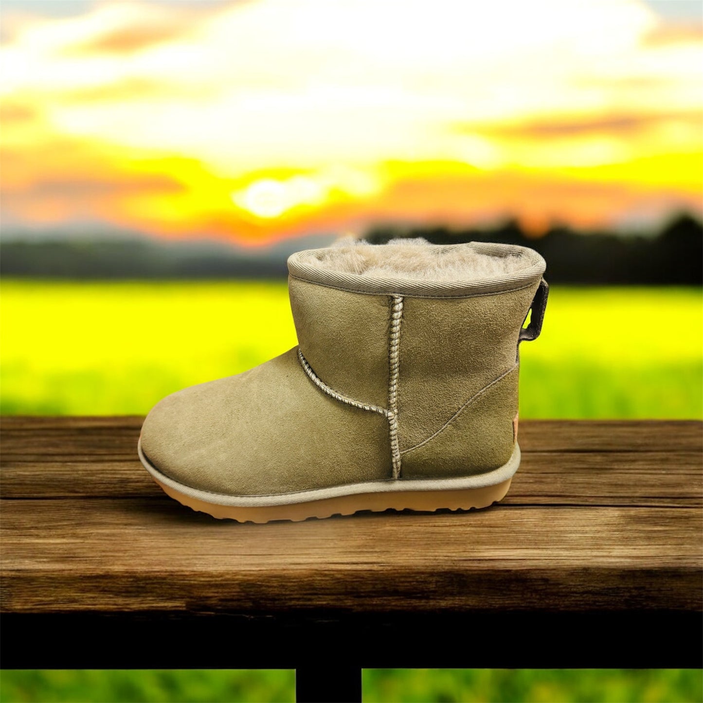 UGG W Classic Mini ll Damen Boots in Farbe Antilope Herstellernummer : W/1016222 ( Letzte Stück )